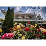 Golden Dune Hotel 4*