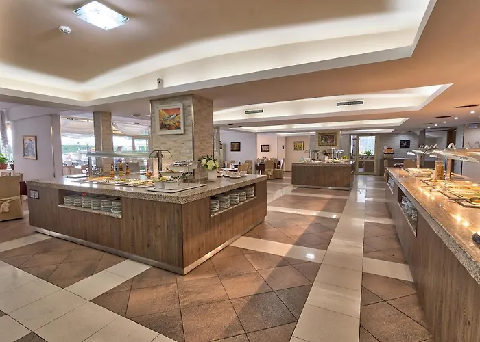 Hotell Golden Dune 4*